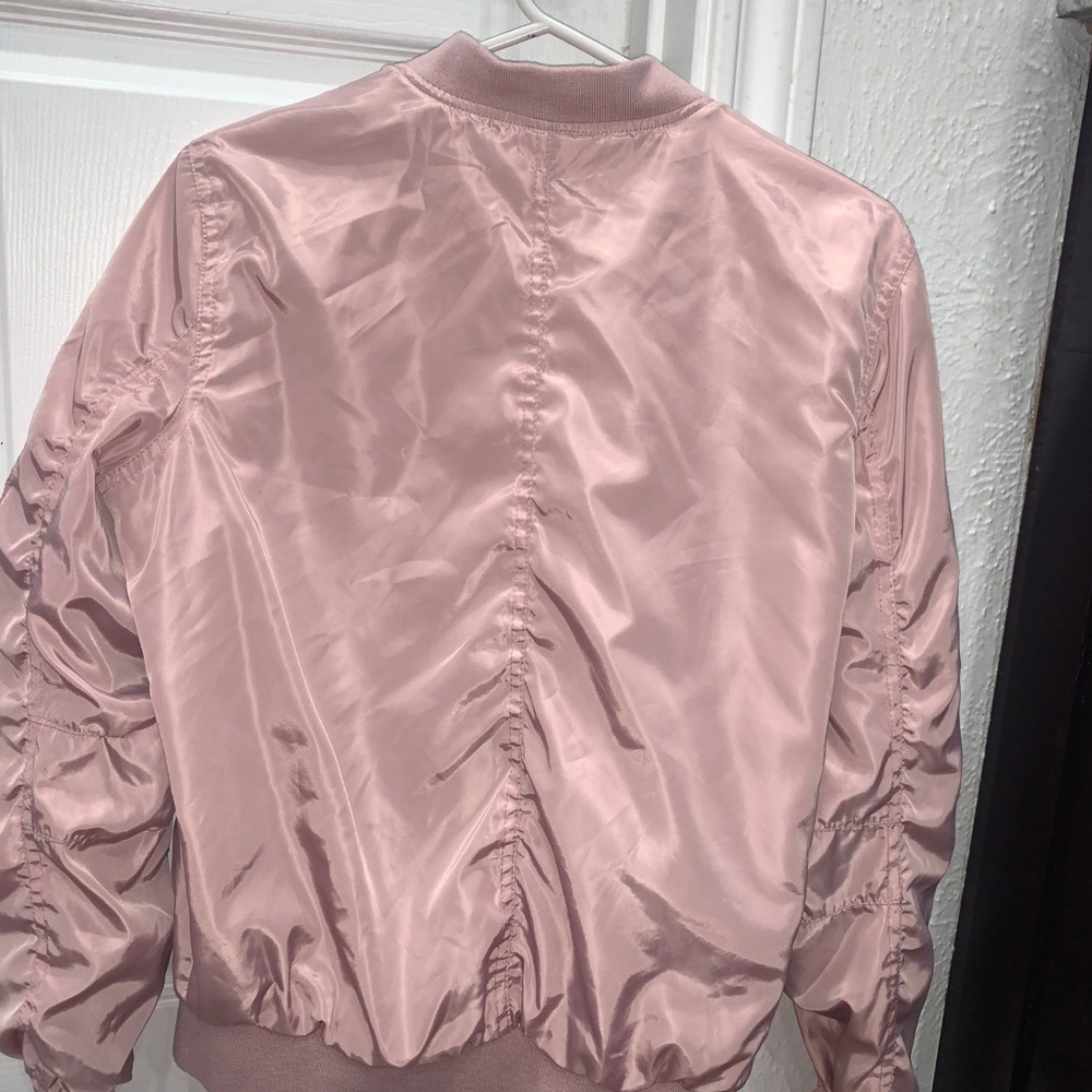 Bomber jacket 🤩 - Picture 2 of 5